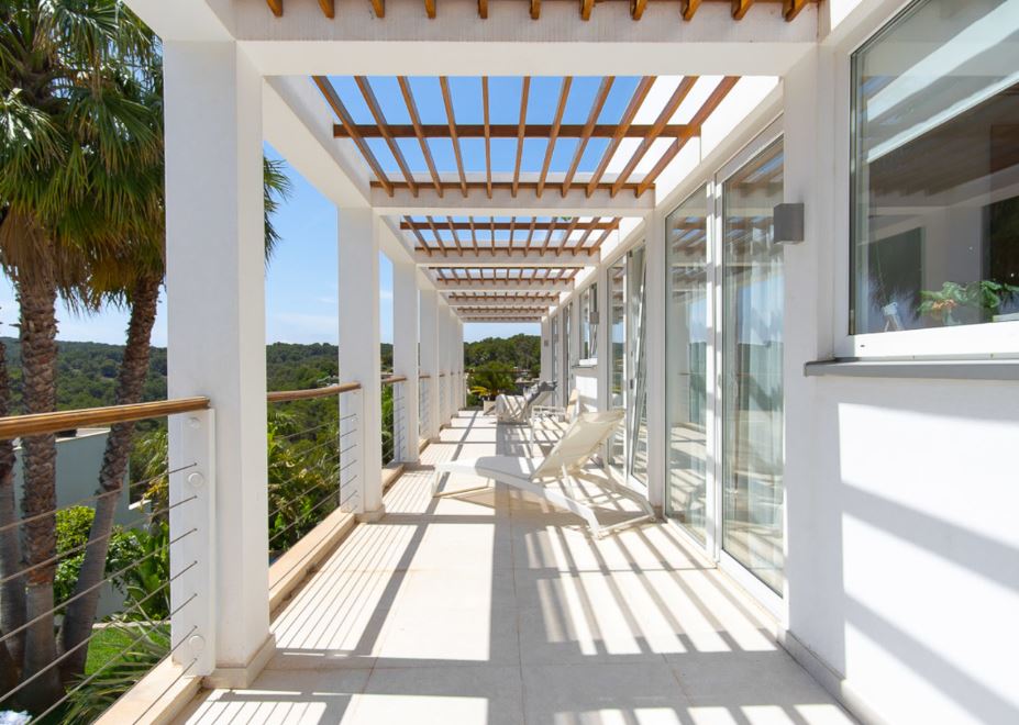 Terrace of high-yield real estate investment projects
