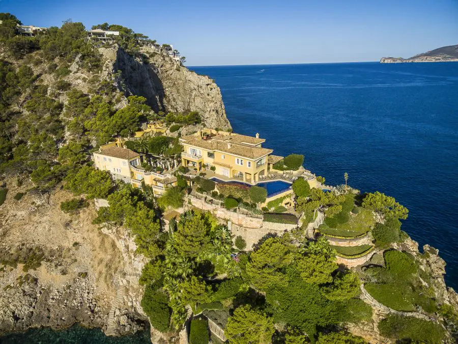 Hill side with beach views real estate investment project